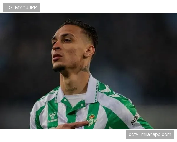 贝蒂斯后卫肌肉不适提前离场,具体伤情待评估 贝蒂斯后卫肌肉不适提前离场,具体伤情待评估